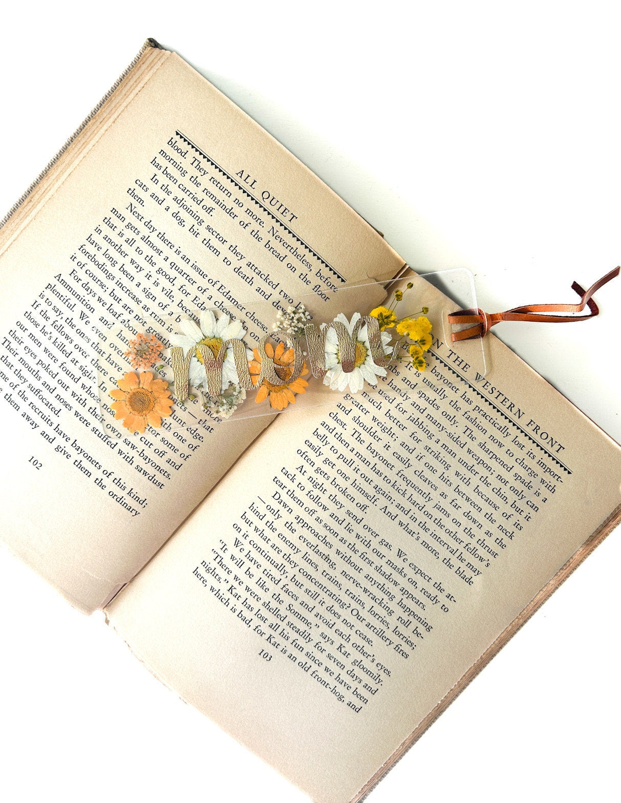 Floral bookmark/ Pressed flower bookmark/ bookish bookmark/ Mother's Day gift/ gift for mom/ gift for book lover