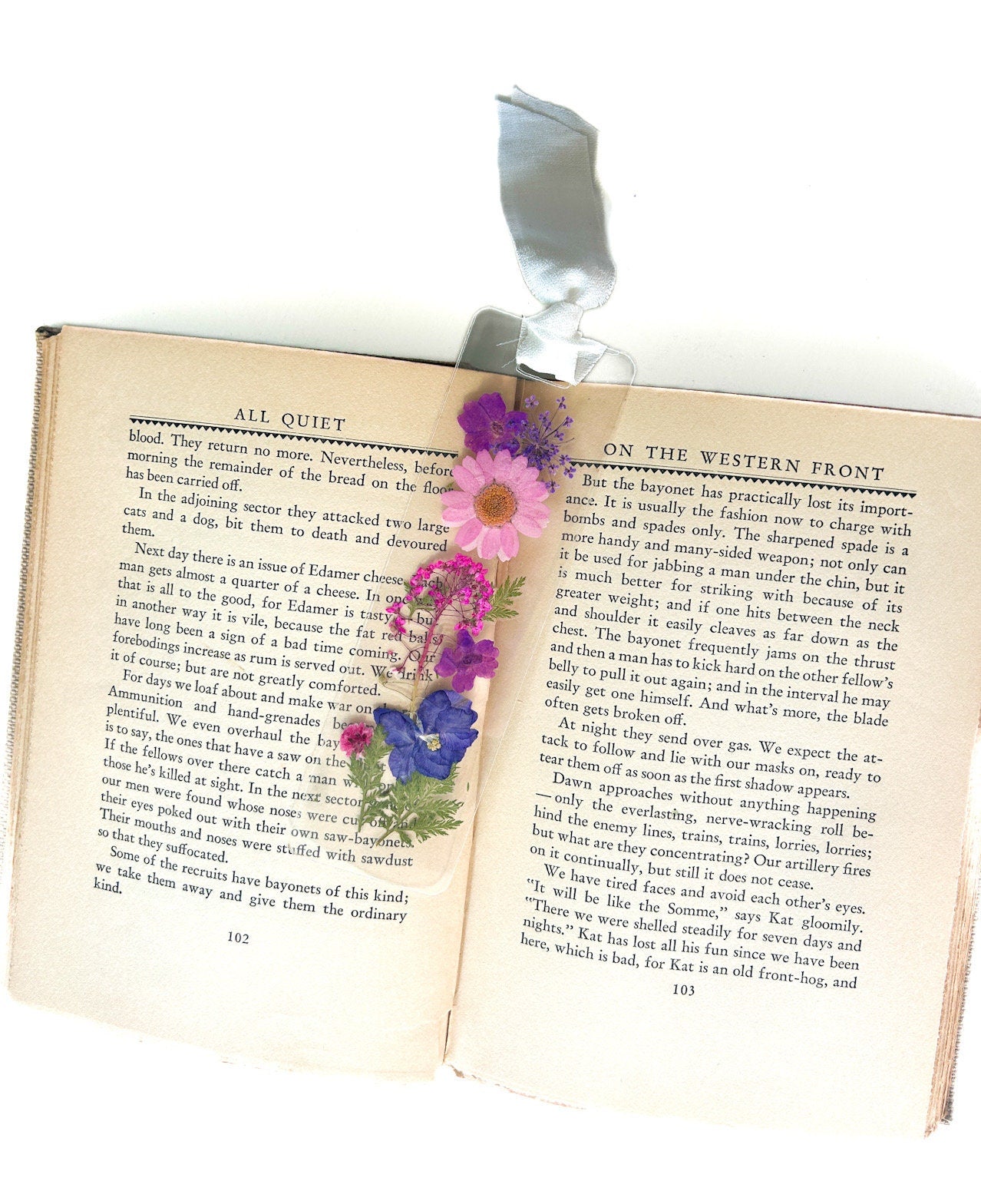 Floral bookmark/ Pressed flower bookmark/ bookish bookmark/ Mother's Day gift/ gift for mom/ gift for book lover